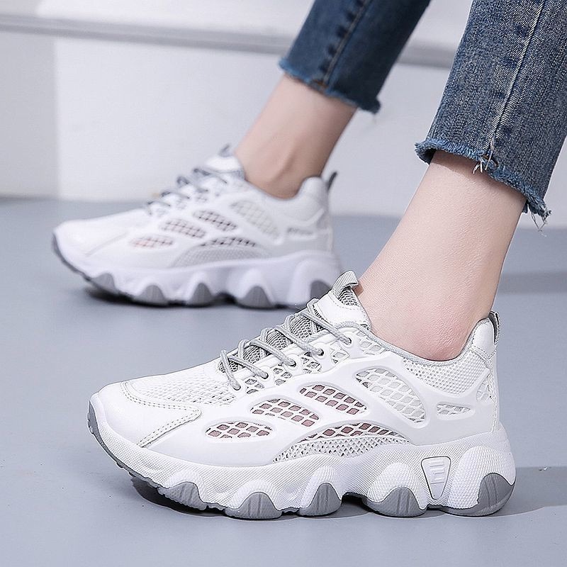 Breathable Mesh Chunky Sneaker - Guipure Lace Panel recensie en prijs