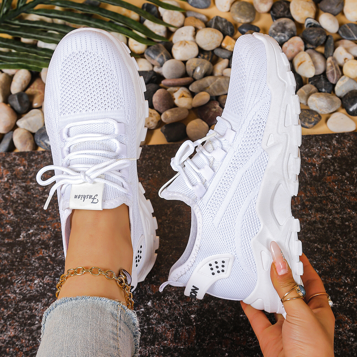 Women's sports shoes 2026，Brea - Guipure Lace Panel recensie en prijs