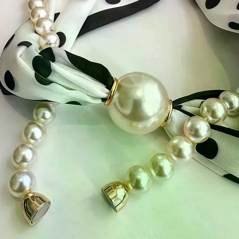 Magnetic Narrow Elegant Satins - Pearl Trim Chain recensie en prijs
