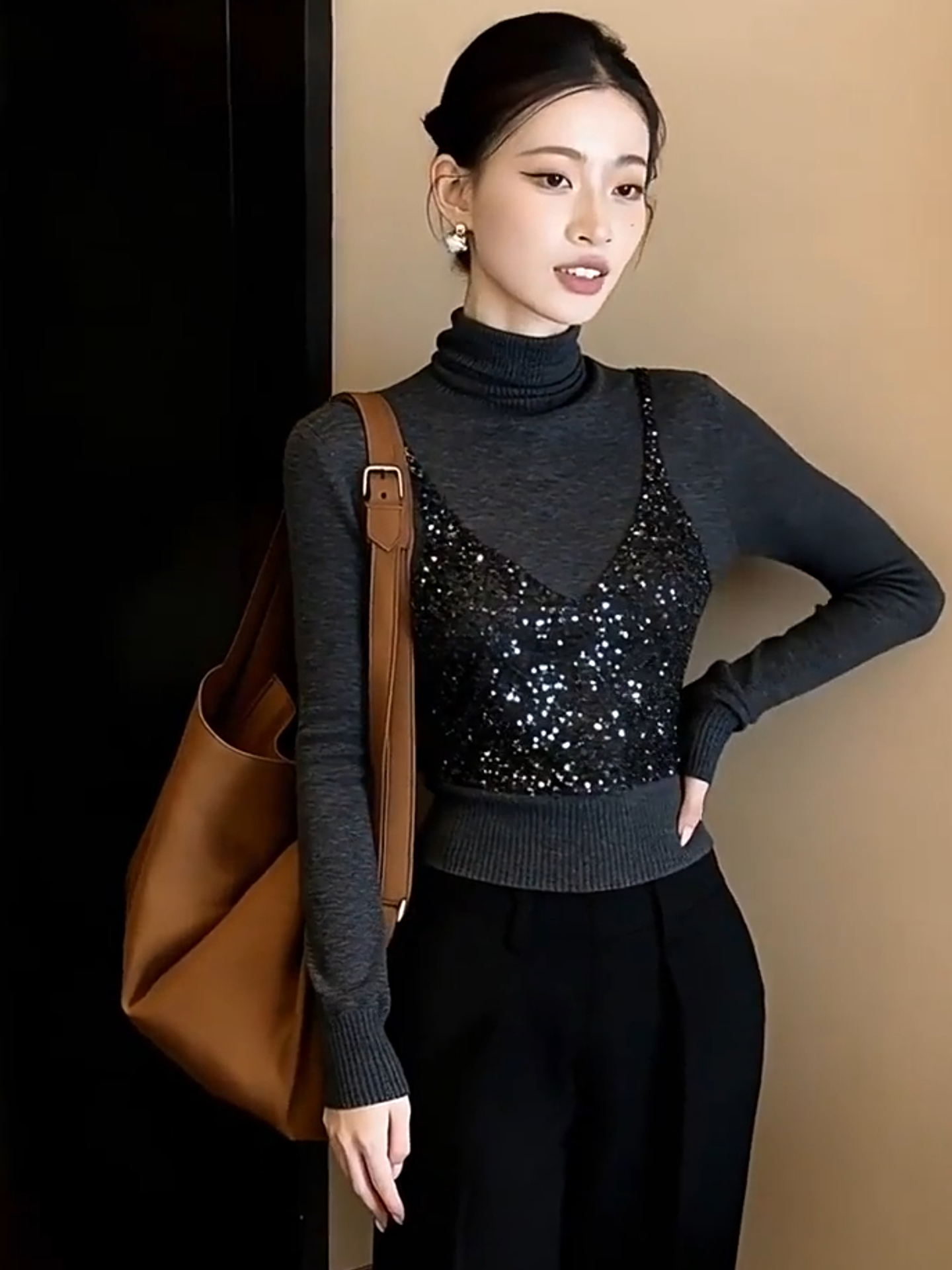 Chic High Neck Sparkling Sequi - Sequin Fabric Panel recensie en prijs