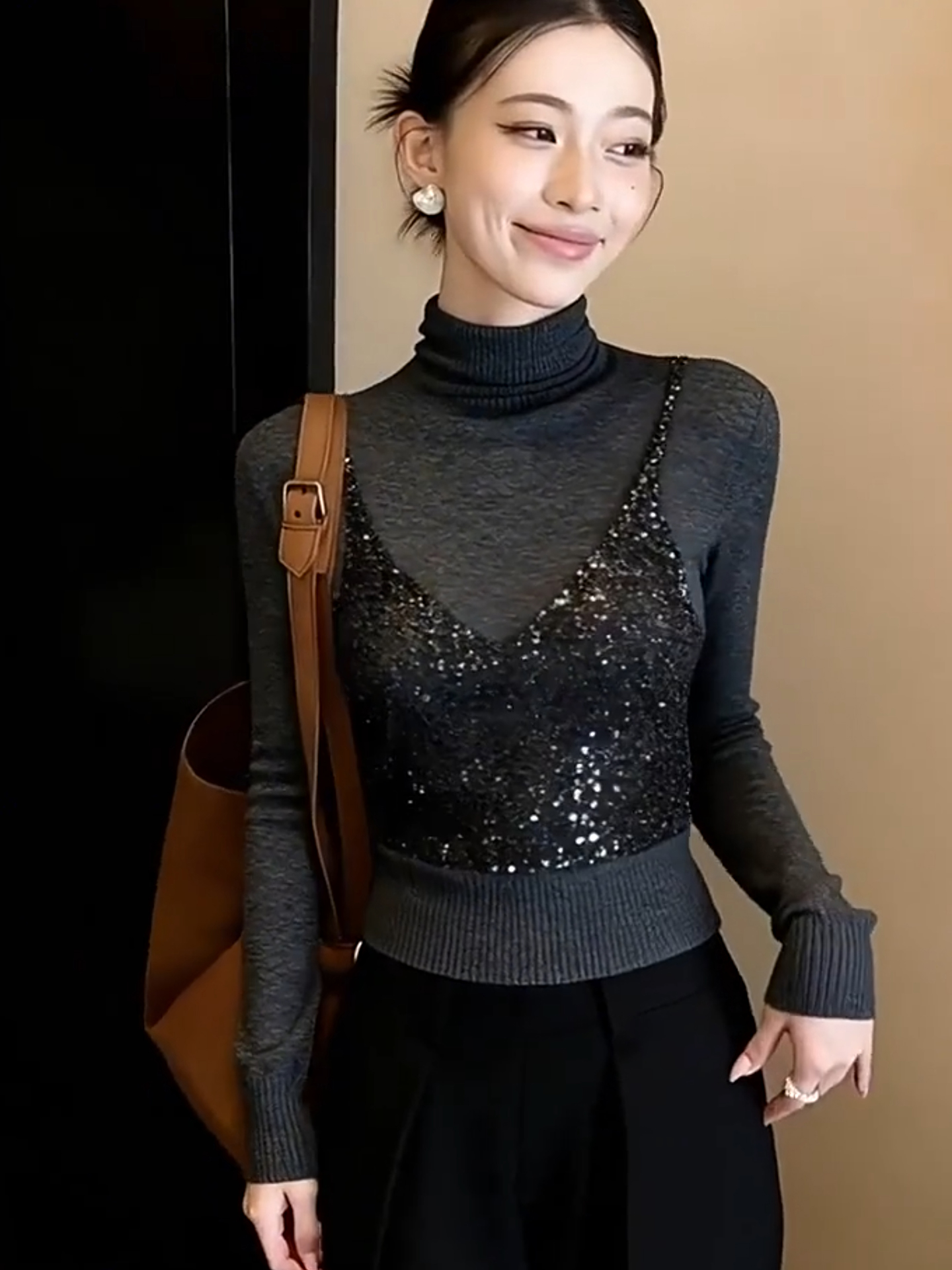 Chic High Neck Sparkling Sequi - Sequin Fabric Panel recensie en prijs